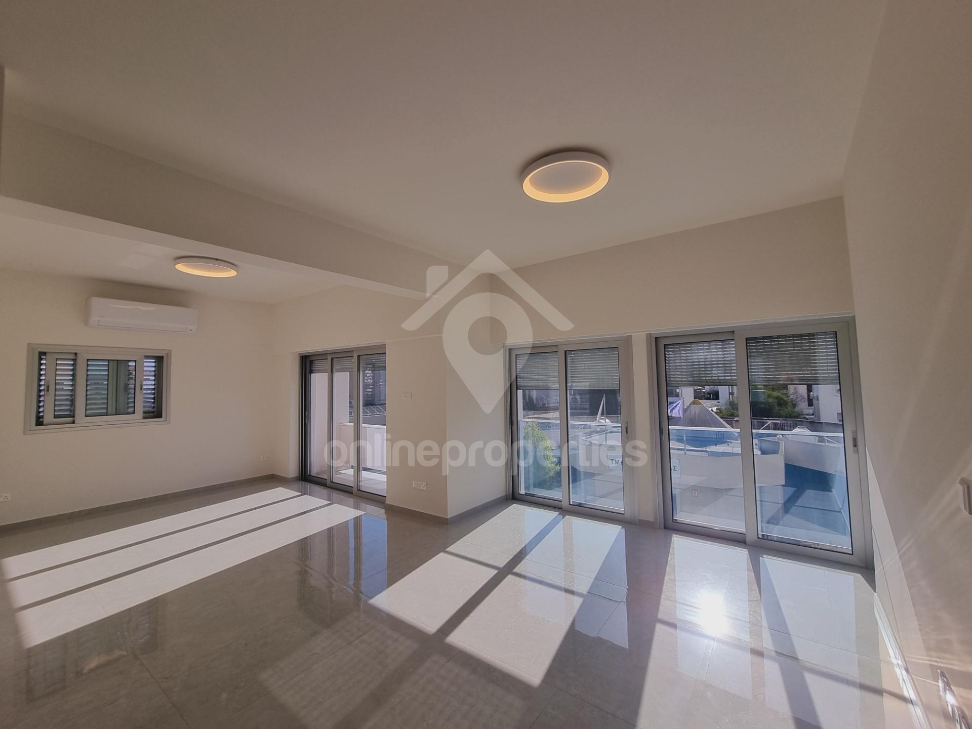 Modern 2-Bedroom Apartment in Prime City Center Location