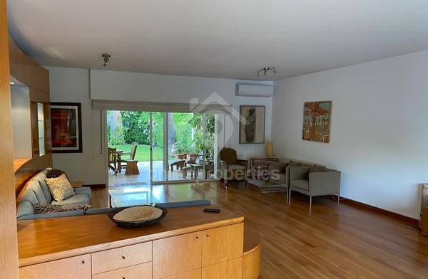 3-bedroom detached house near Hilton Park