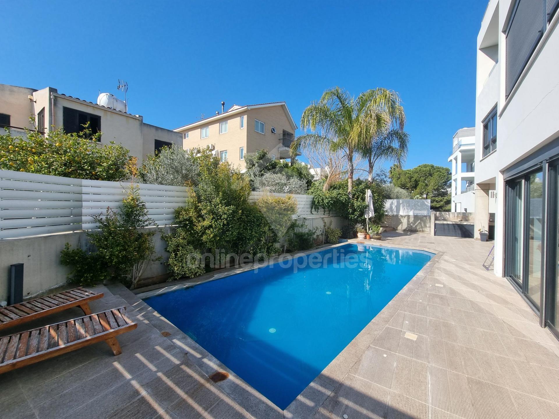 Luxurious Whole-Floor Apartment in Plati Aglantzias: Your Dream Rental!