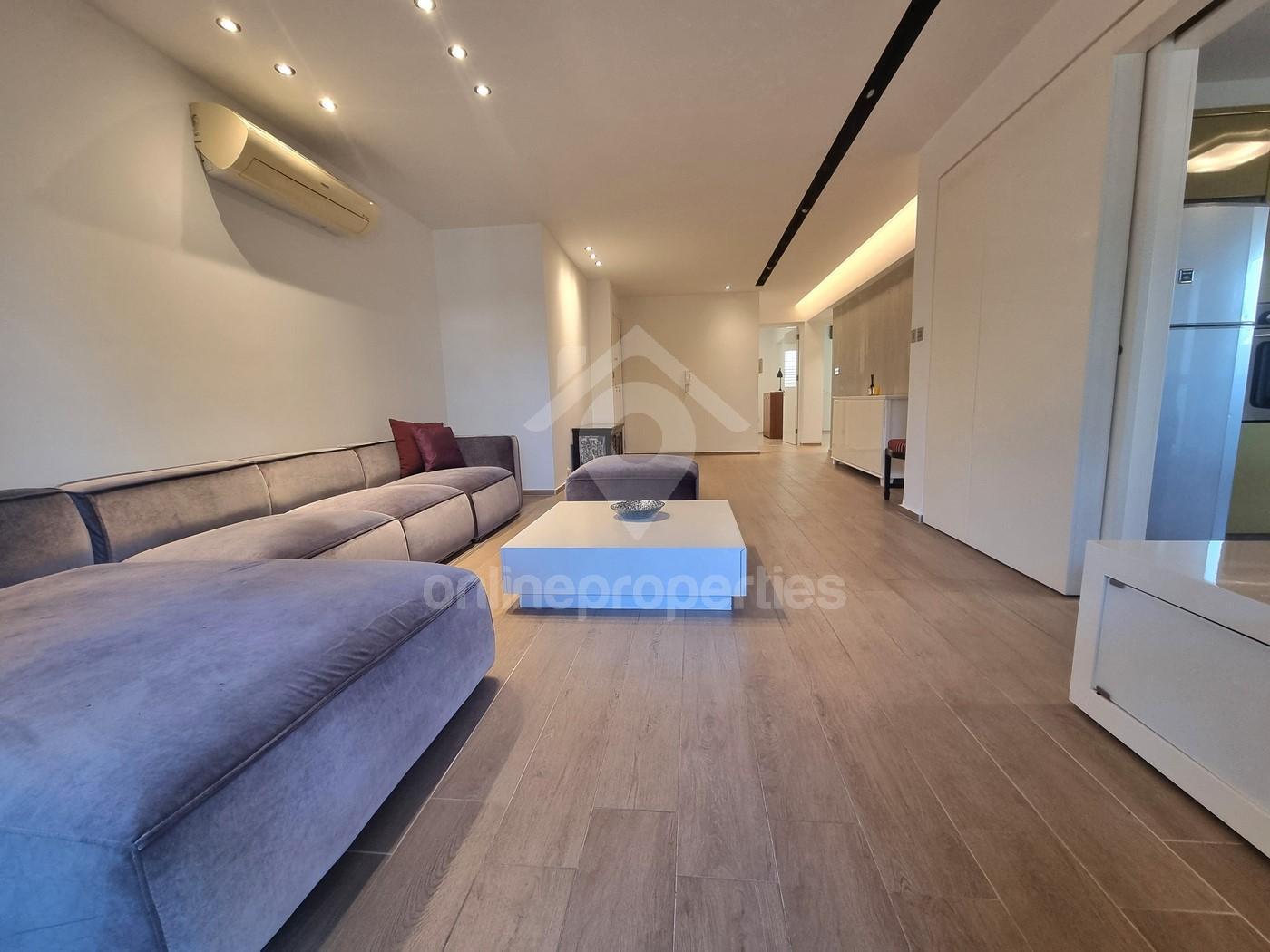 Fully renovated 3 bed spacious apartment