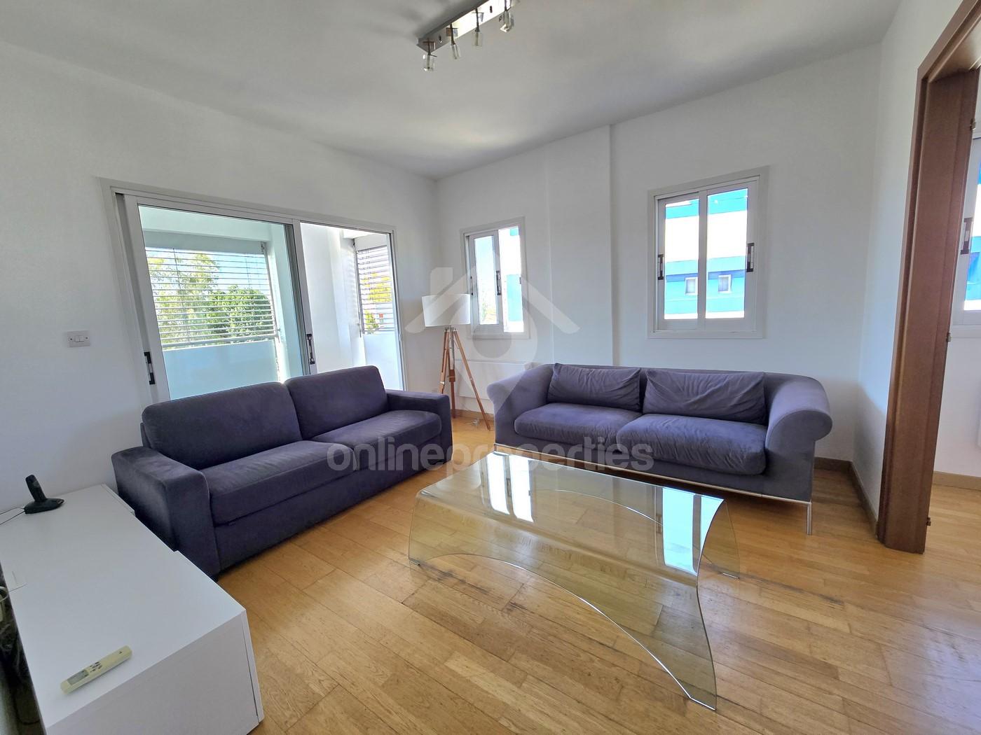 2Bed+office Nicely modern furnished penthouse apartment with Photovoltaics