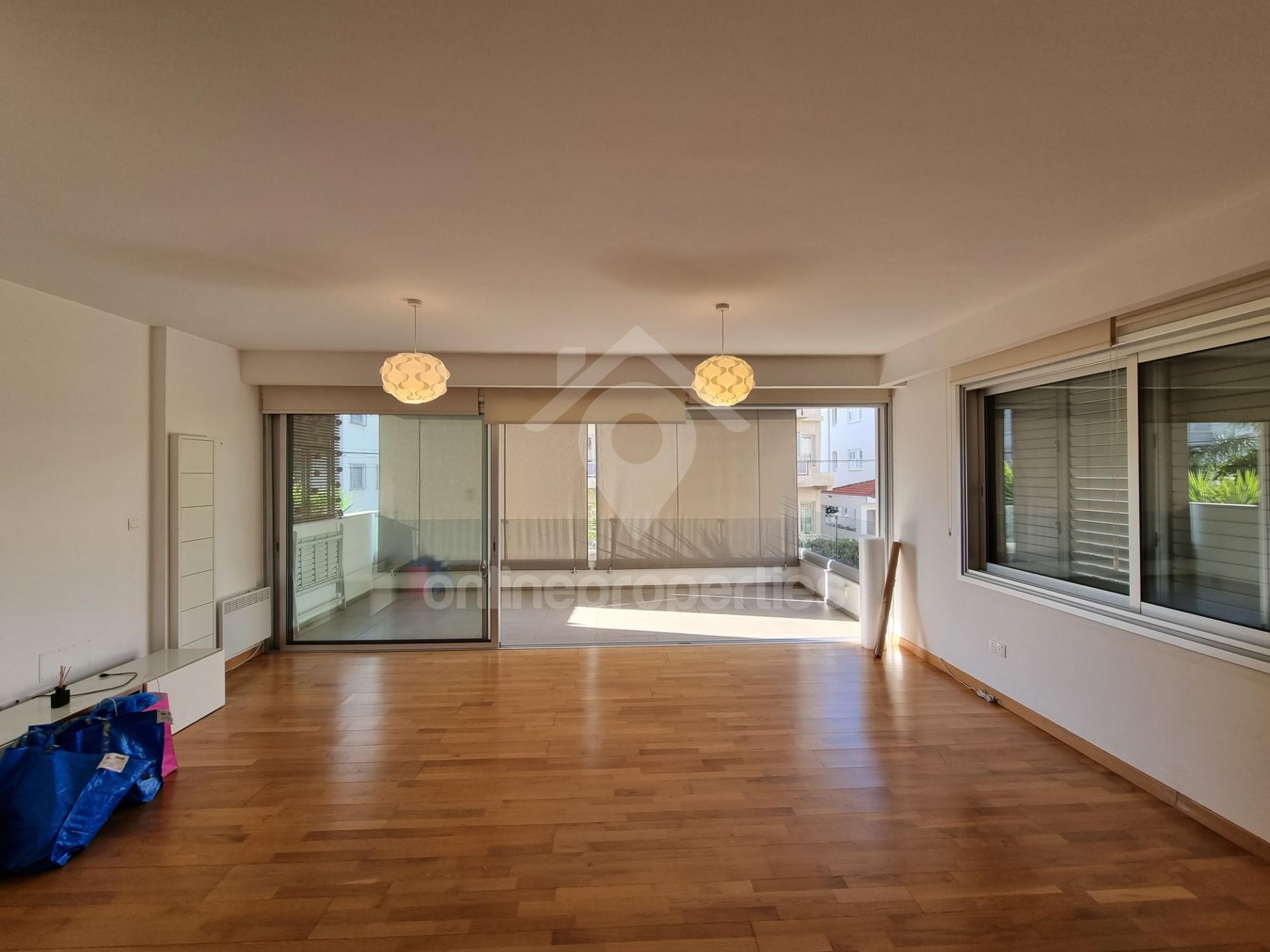 Beautiful Three Bedroom Apartment in Strovolos Acropolis/Price includes communal charges and Internet
