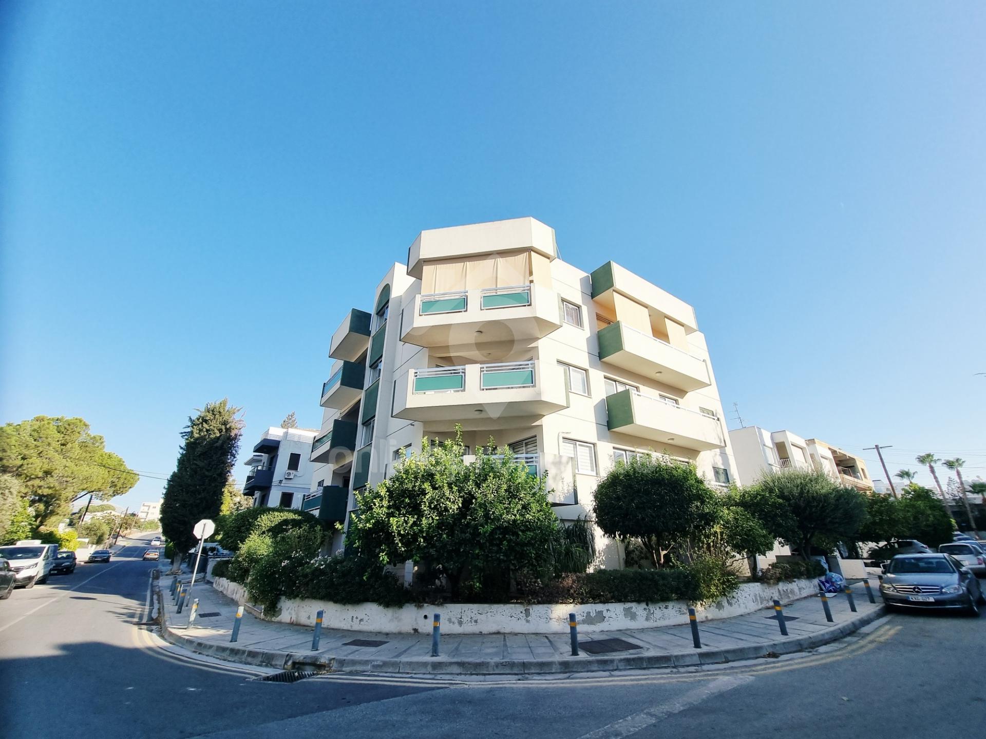Your Move-In Ready Oasis: Stunning 3BR near Athalassas Ave & Parks