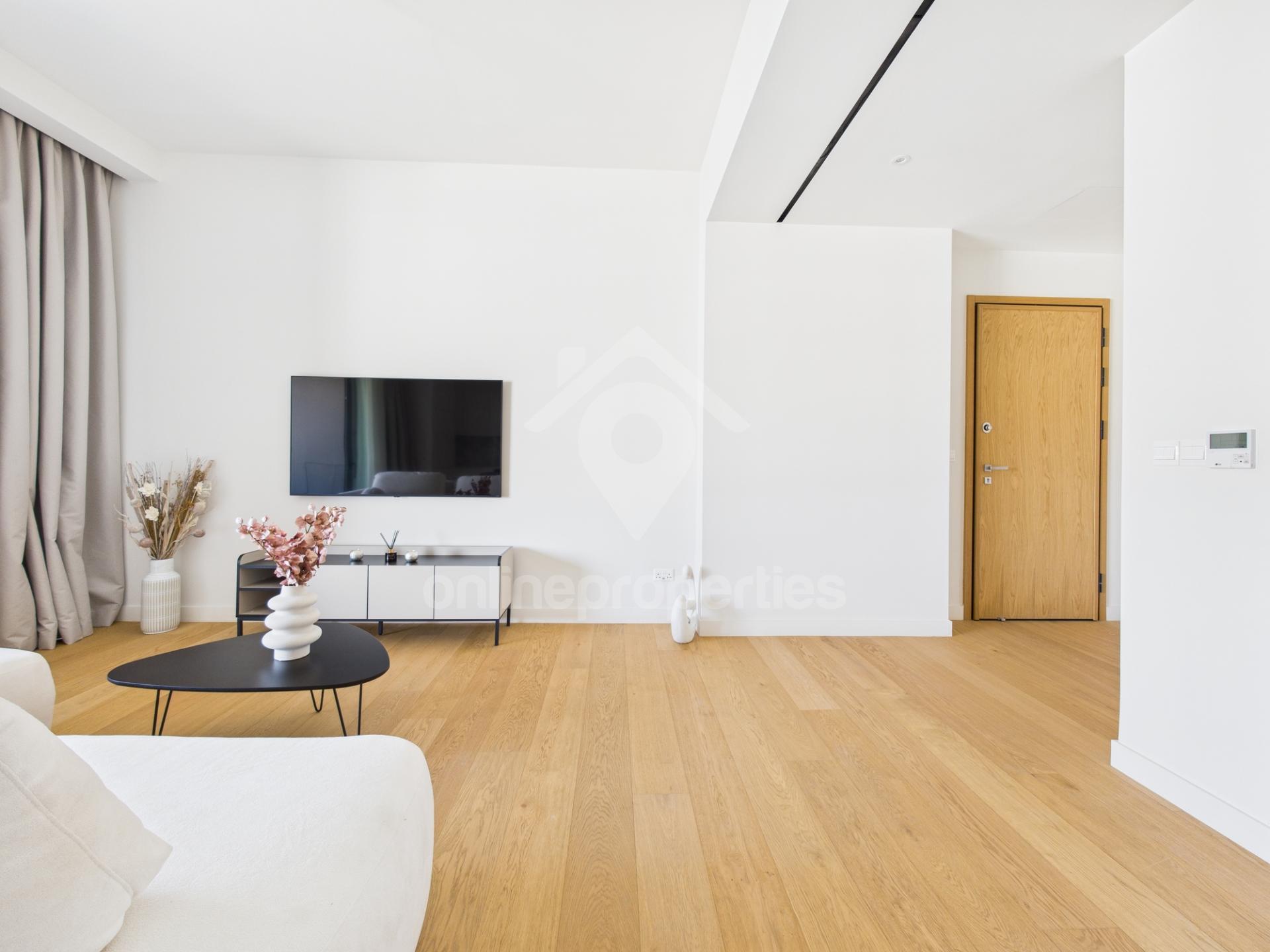Luxury Living with a View to Match