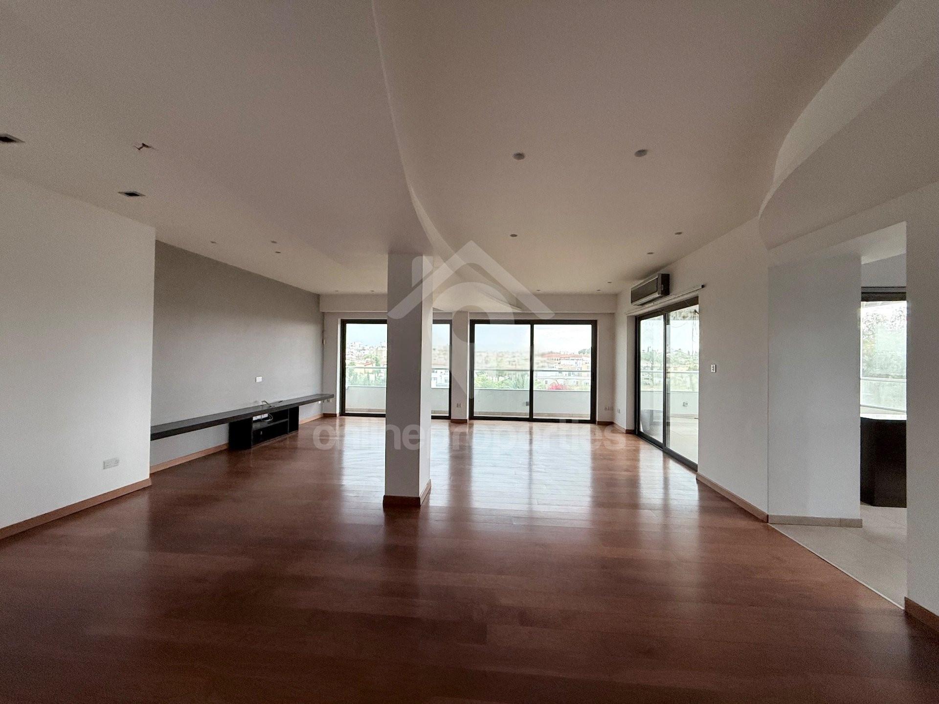4 Bedroom Apartment right opposite the inner wall city area