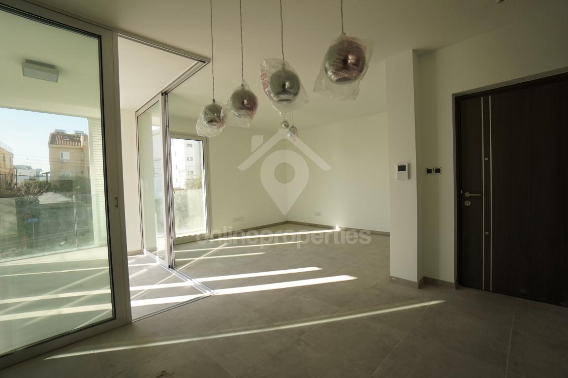 Modern Featured 3bedroom flat off Stavrou Ave