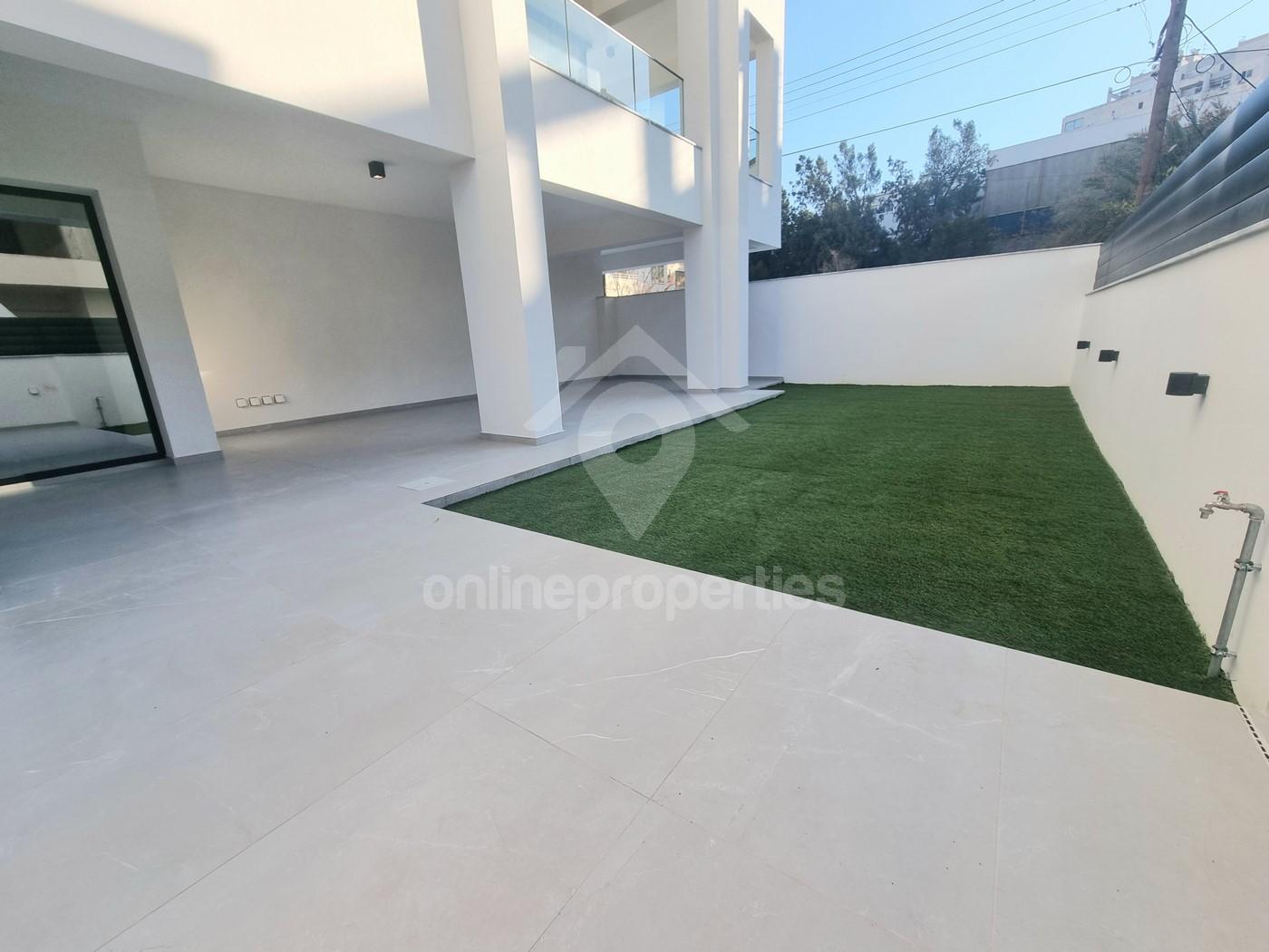 Brand New Ground Floor 2 Bed with 100sq.m garden near the city center