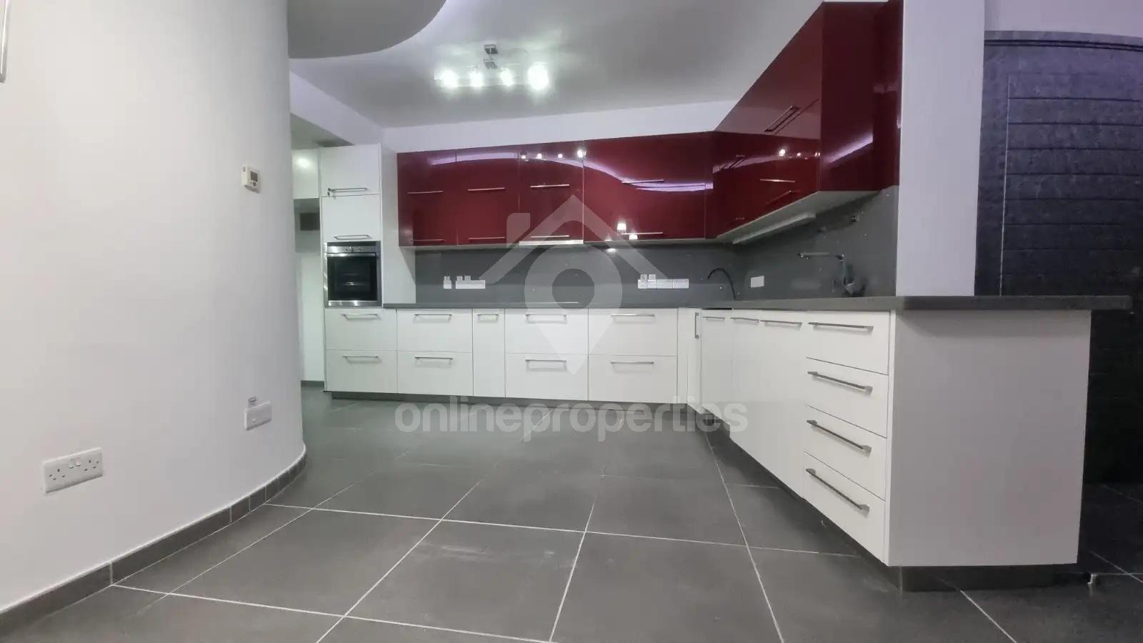 Remarkable 2-bedroom flat just off Tserioui Ave