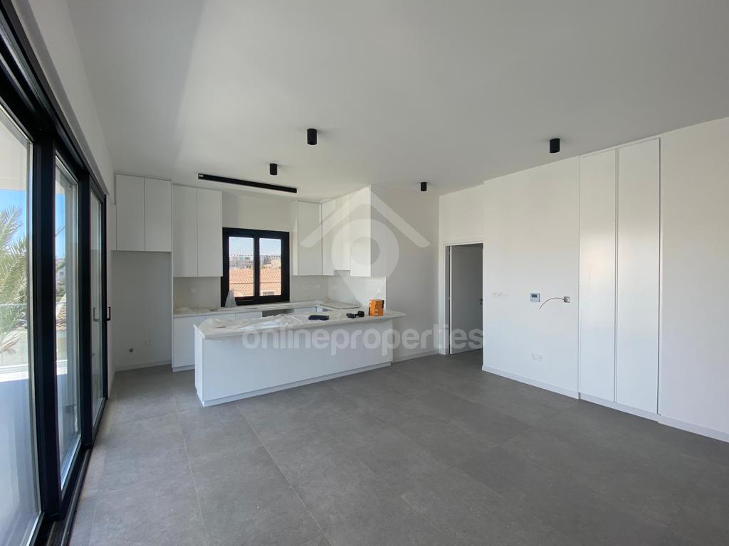 Brand New Modern 3beds in Acropolis/2