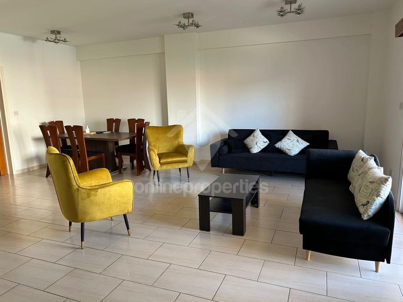 Cosy comfortable 3bedroom flat close to the city center,next to Landmark Hotel