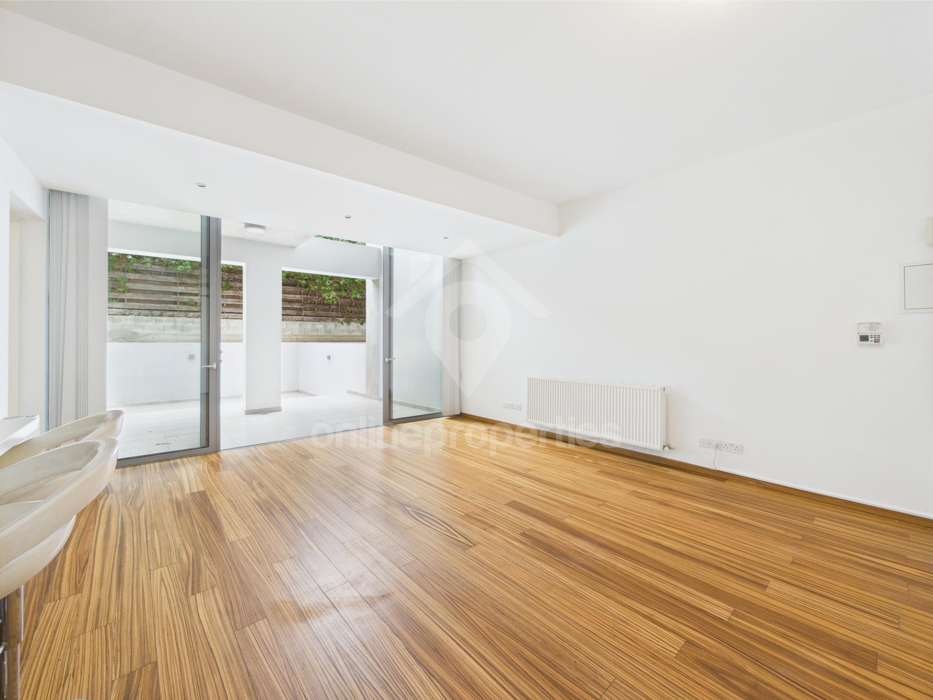 Beautiful well maintained huge outdoor space
