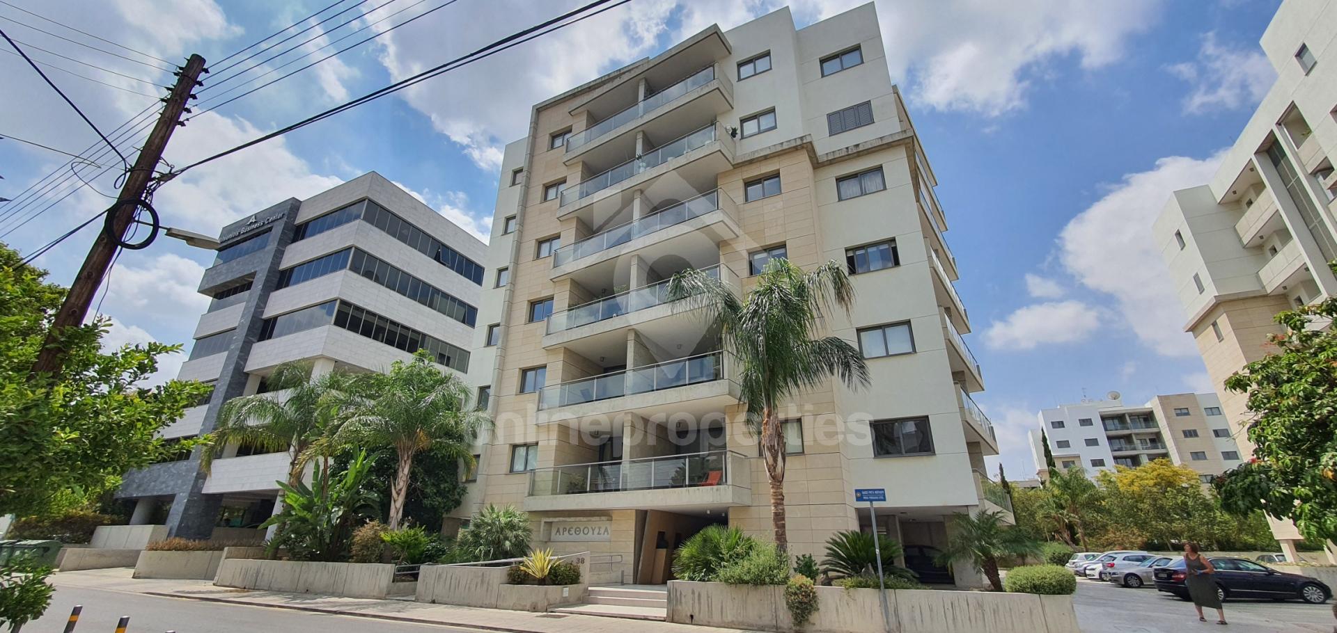 Featured 2-bedroom aparrtment near KPMG 