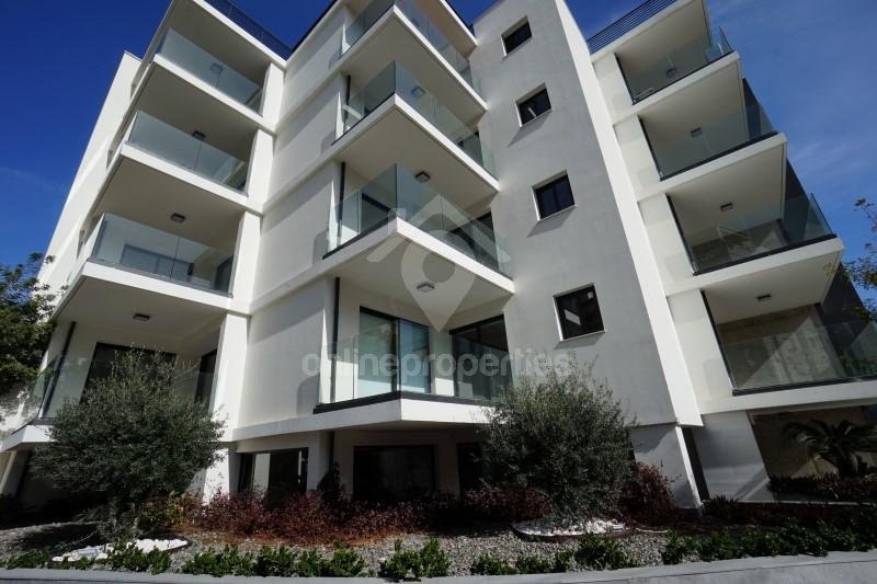 Featured Modern Prestigious 2bed/Internet included
