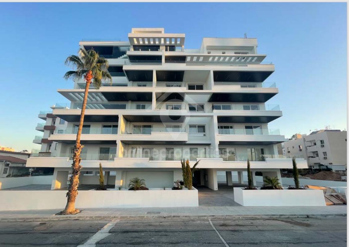 Amazing top floor apartments by the sea 