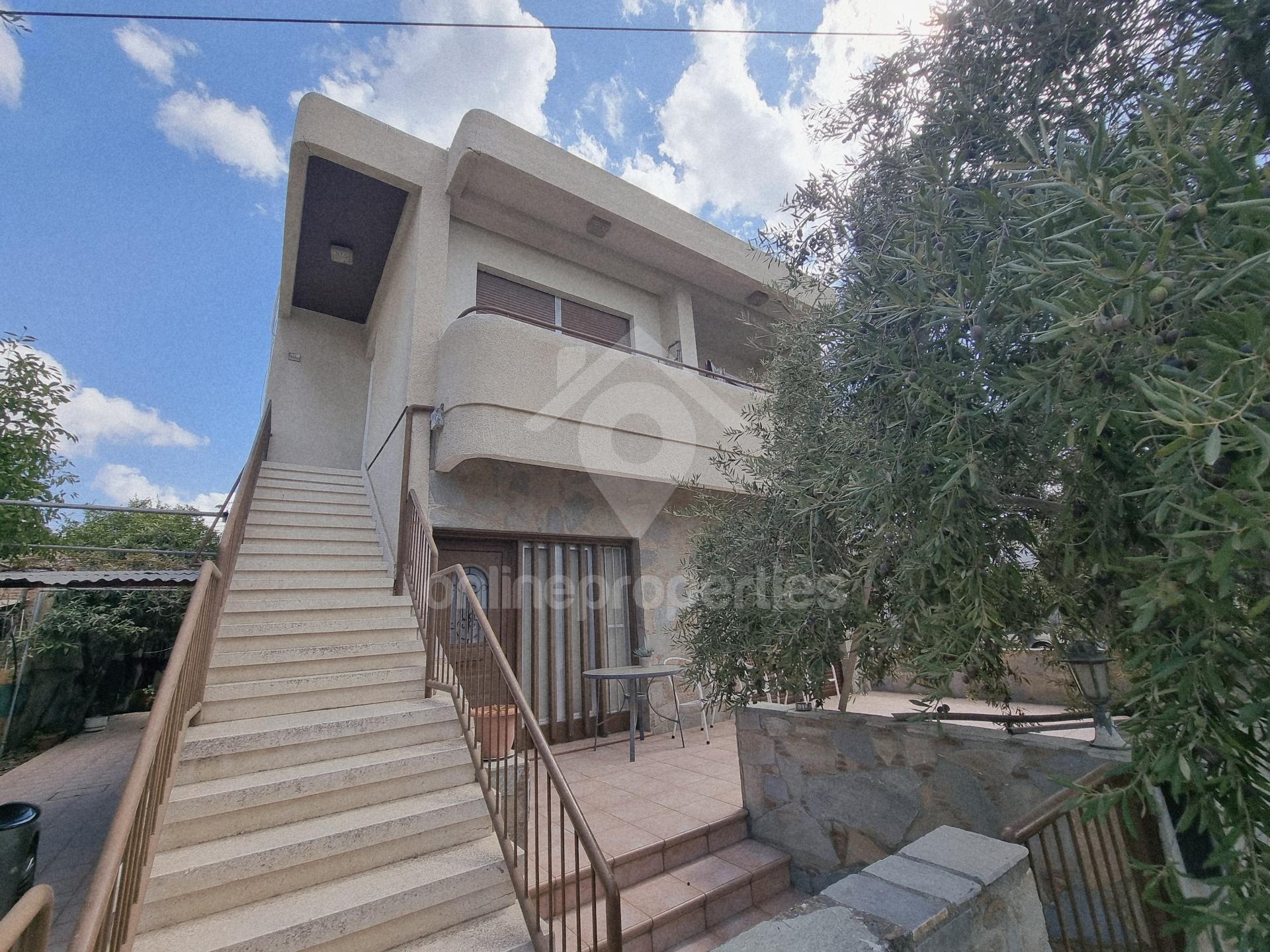 Well-maintained, three-bedroom ground floor house