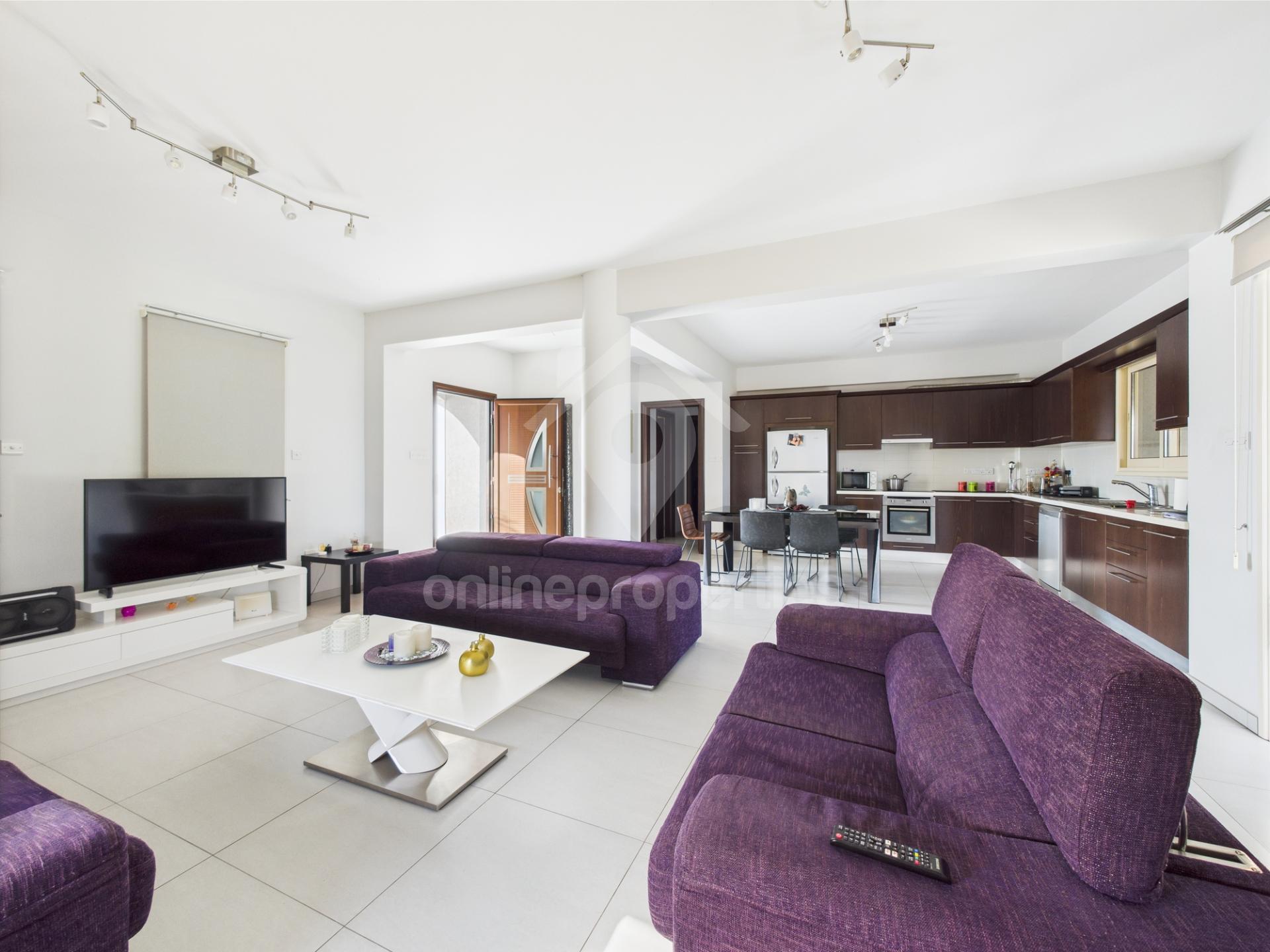 Prime Location – 3-Bedroom Home Near Top Private School