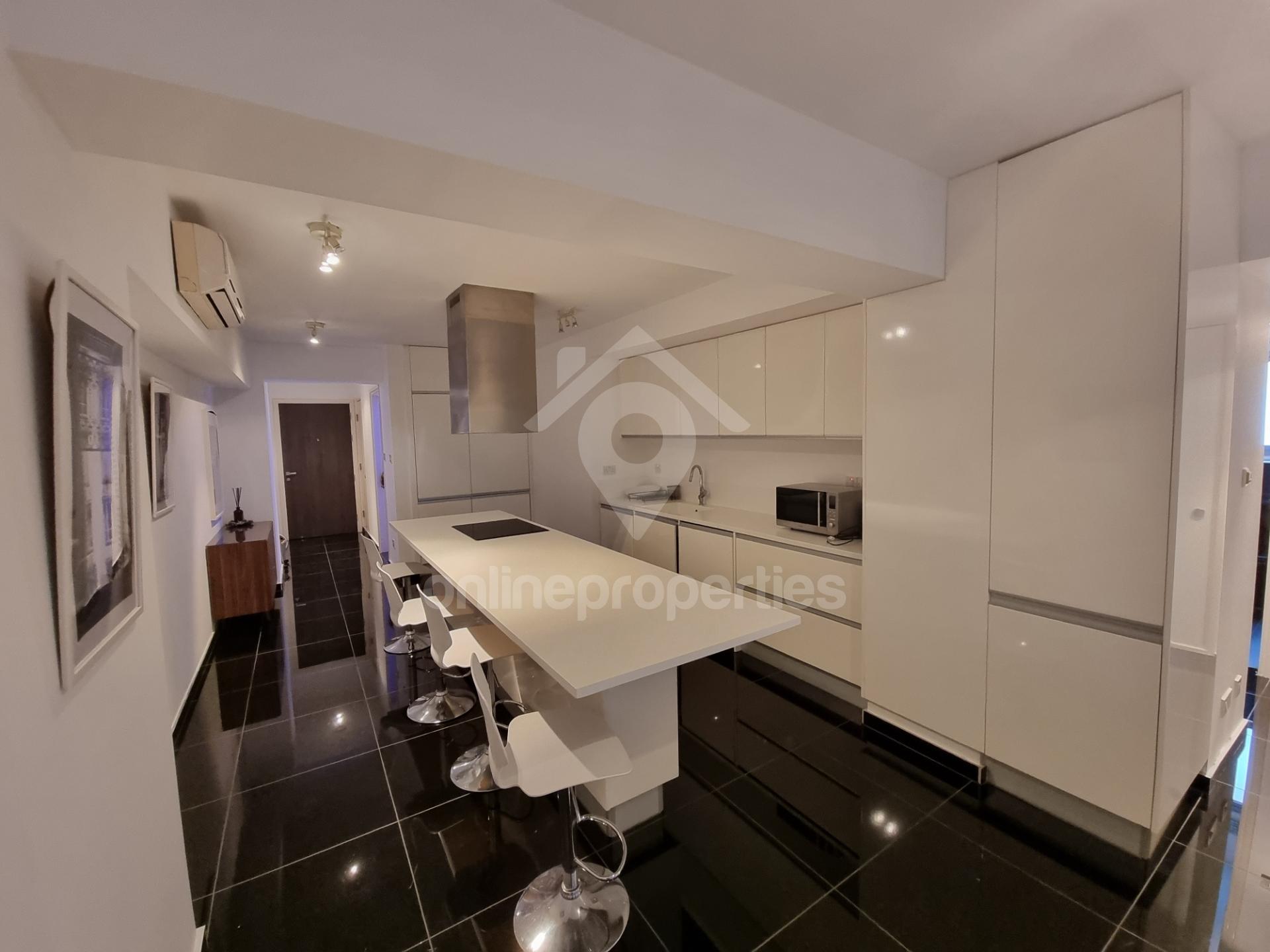 2 Bedroom Modern Apartment in the City Centre/Furnished version