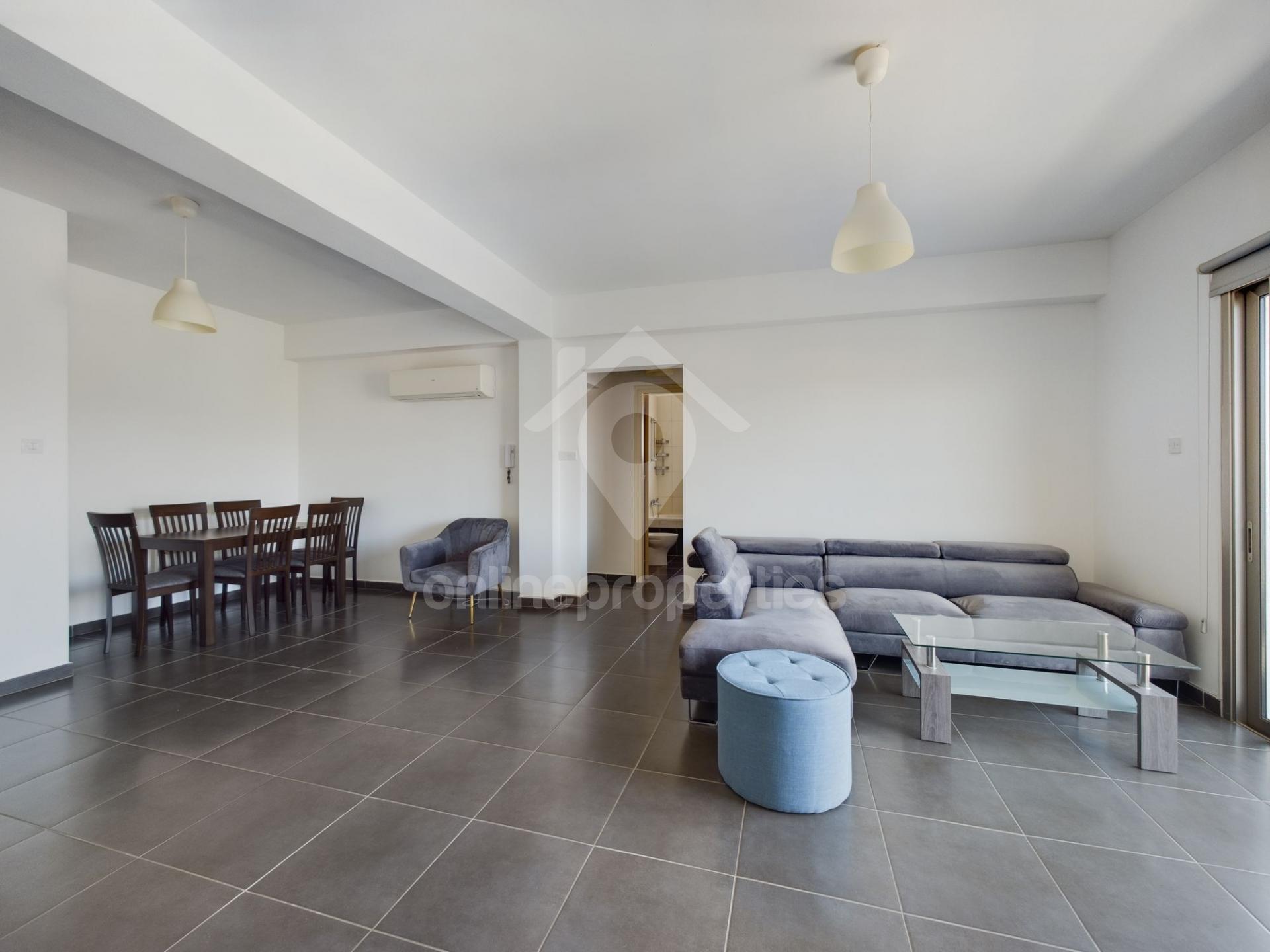 Stylish two bedroom flat in excellent  location 