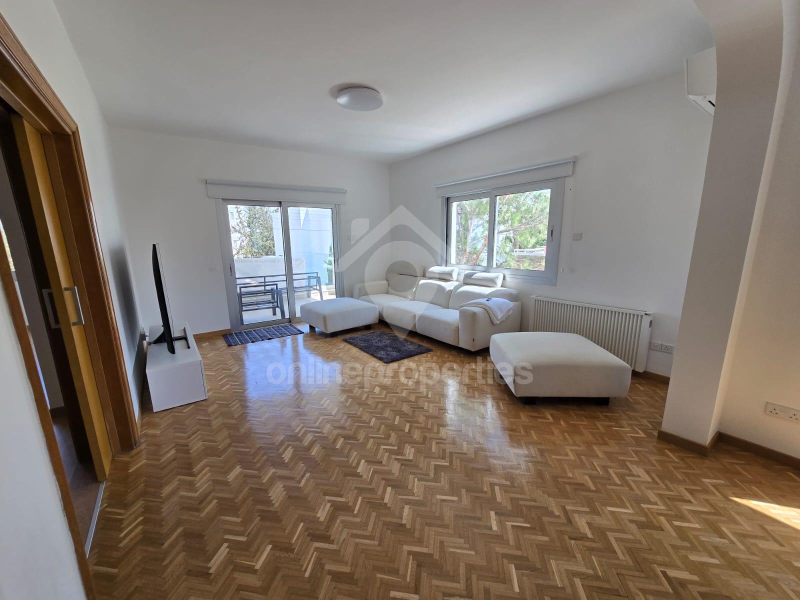 Featured Whole Floor 4 bedroom flat, located close to the city center