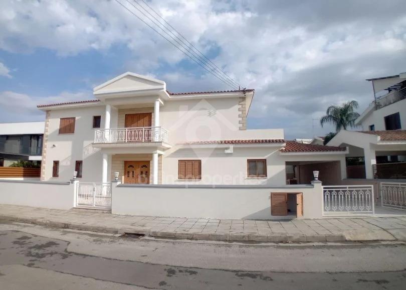 4-bedroom villa to rent with swimming pool