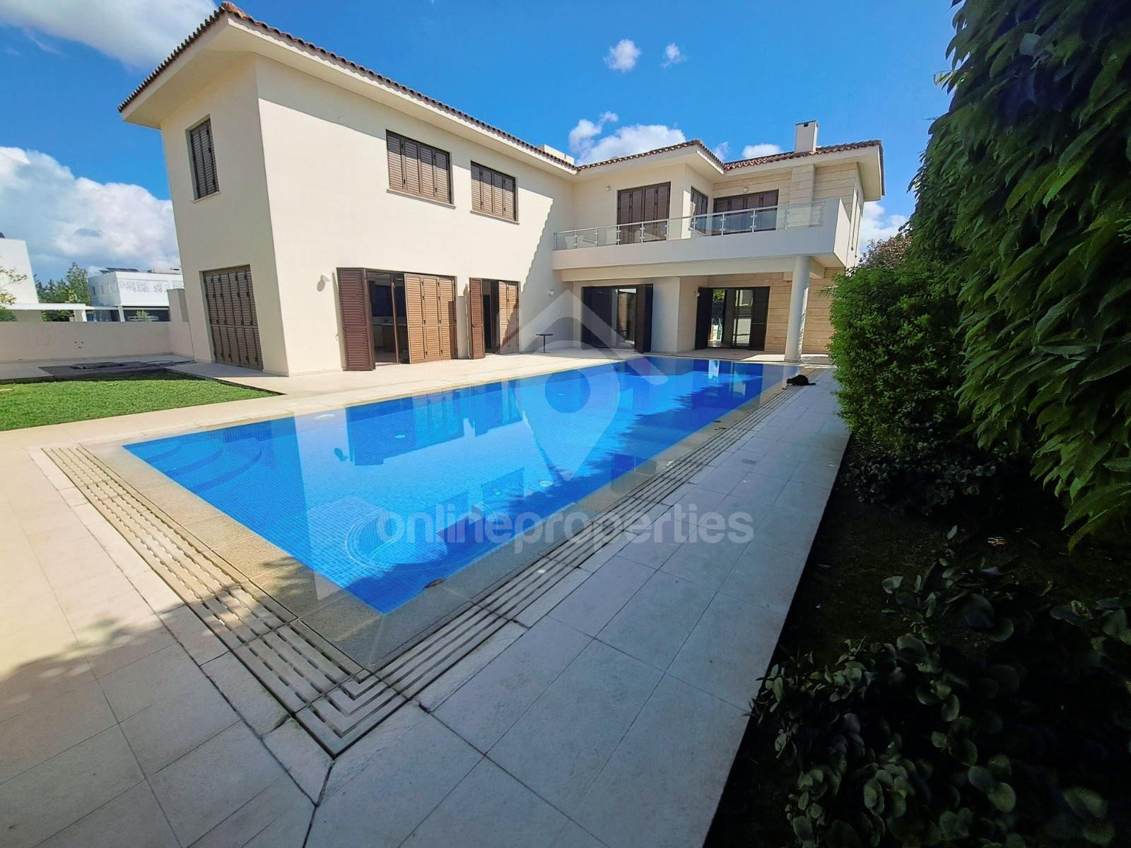 Three plus 1 bedroom Villa in strovolos near Falcon