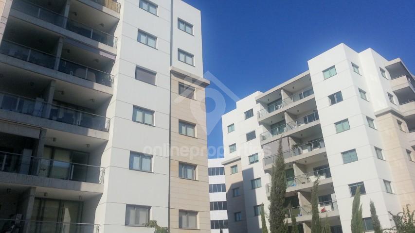 2 bedroom apartment off Kennedy Ave.
