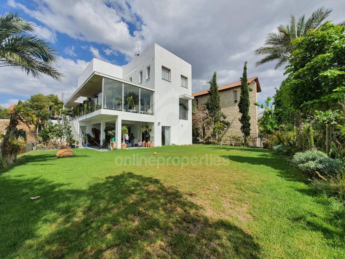 Stunning Detached House for Rent in Makedonitissa with Breathtaking Garden
