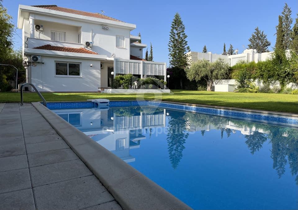4bed+maid's House with huge garden plusa pool