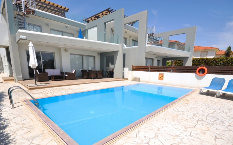 Faros luxury beachfront apartments