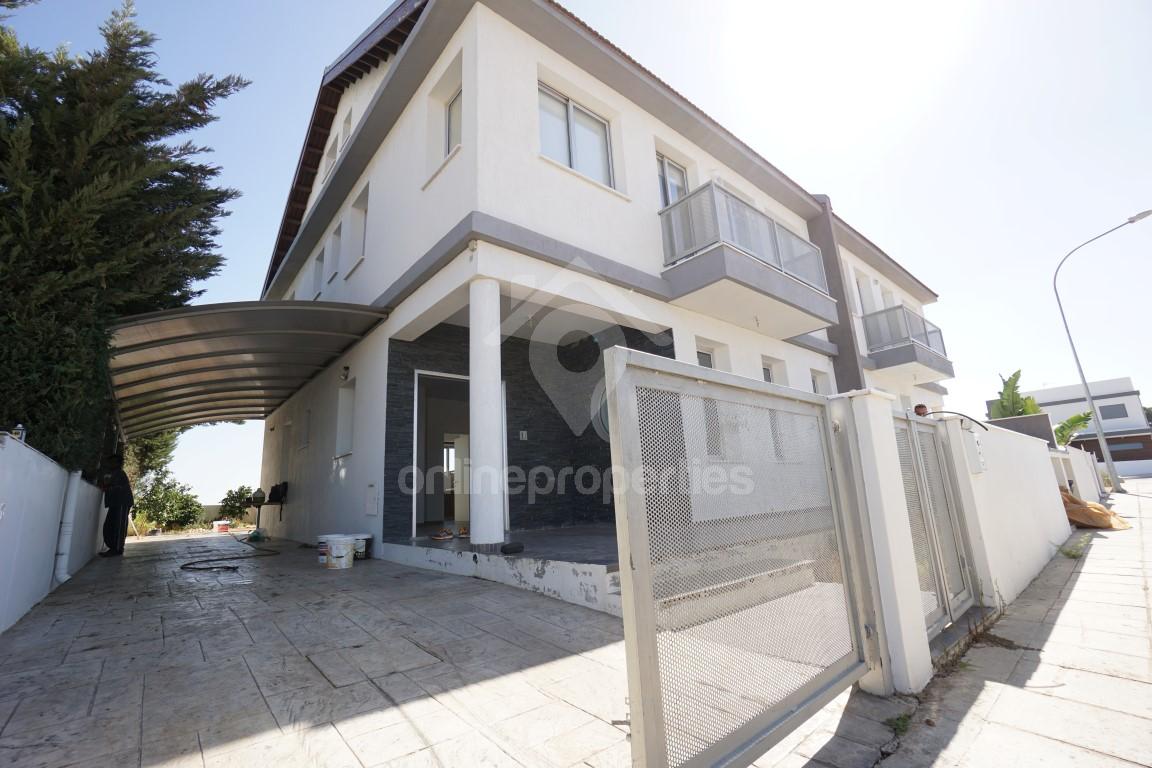 Modern 4bedroom Detached House with an extra attic