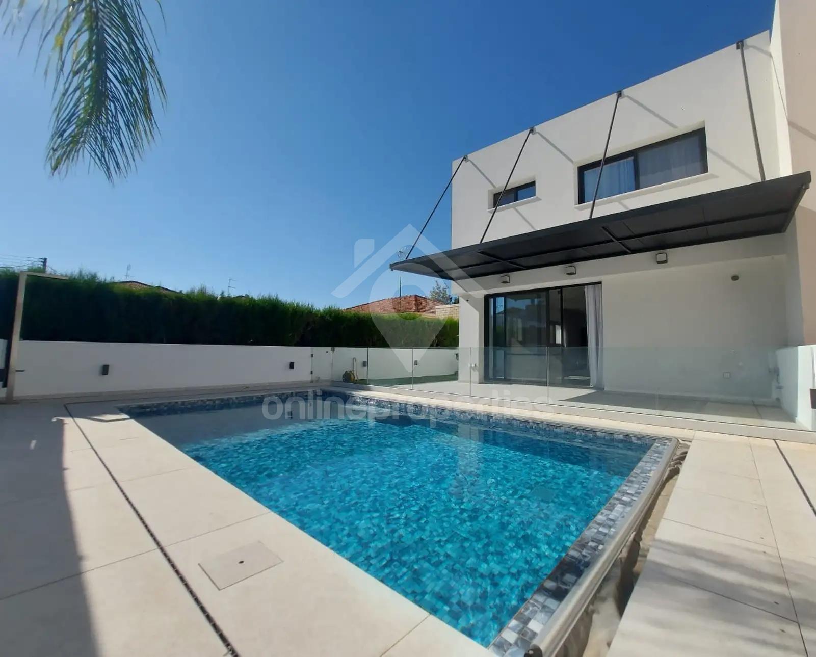 Stunning Modern 4-Bedroom Semi-Detached Villa with Private Pool | Energy Class A