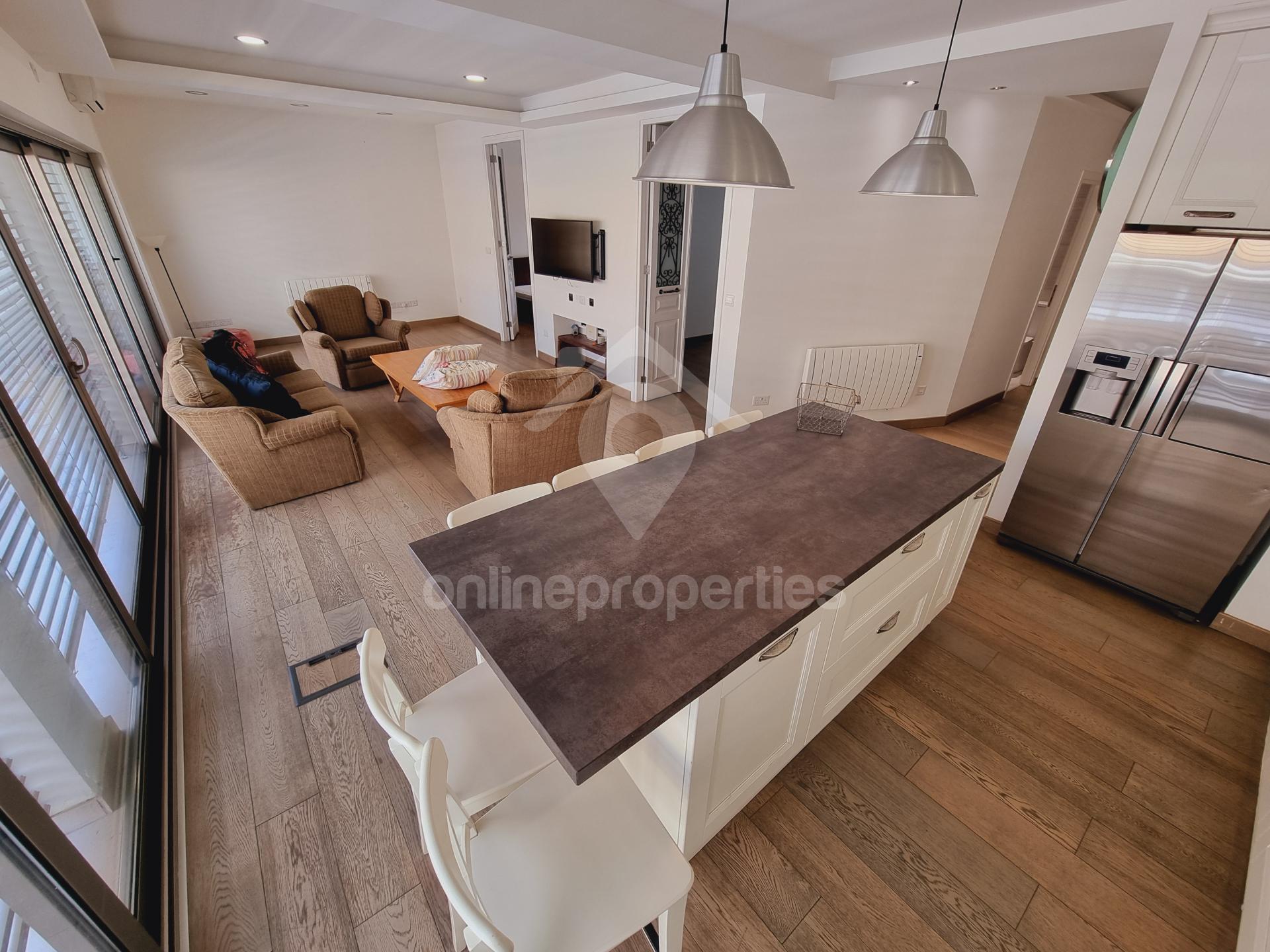 Luxurious Two-Bedroom En Suite Apartment in the Heart of  Historical Center