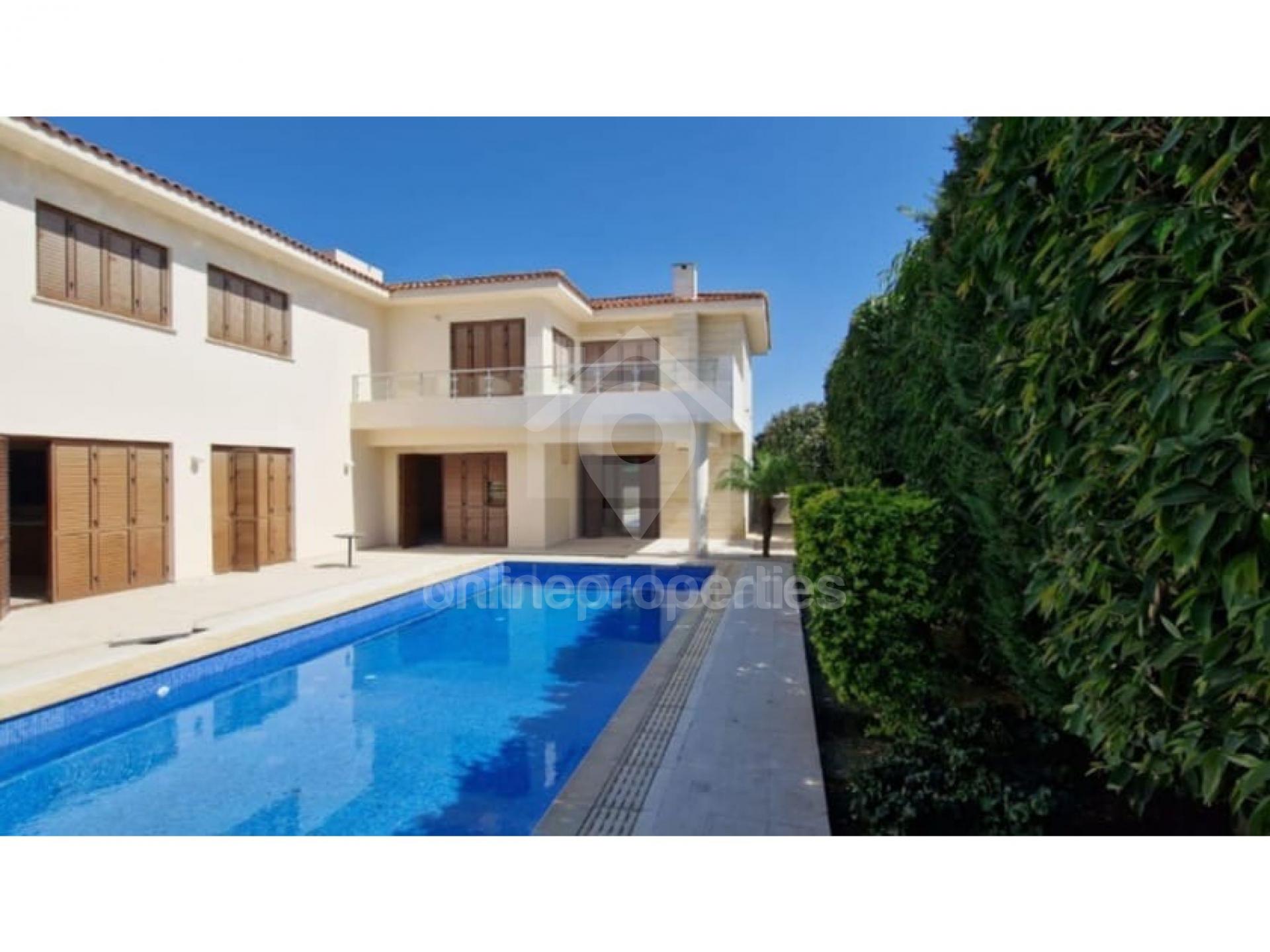 Three plus 1 bedroom Villa in strovolos near Falcon