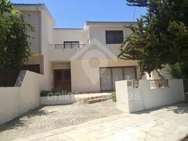 Semi-Detached House for Rent in Strovolos